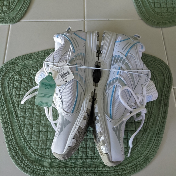 Danskin now sneakers - Picture 4 of 9